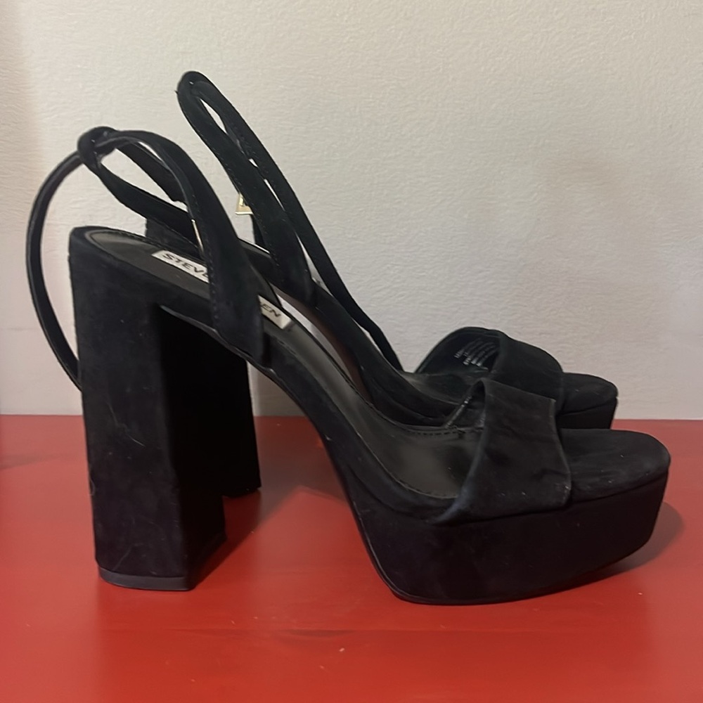 Steve Madden Platform Sandals | 6.5 - Picture 2 of 2